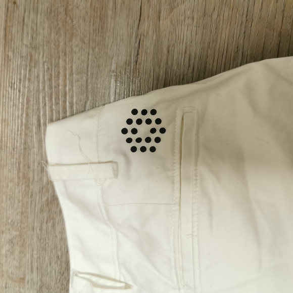 Nwot, Puma golf capris, size 0 with stretch - Picture 6 of 6